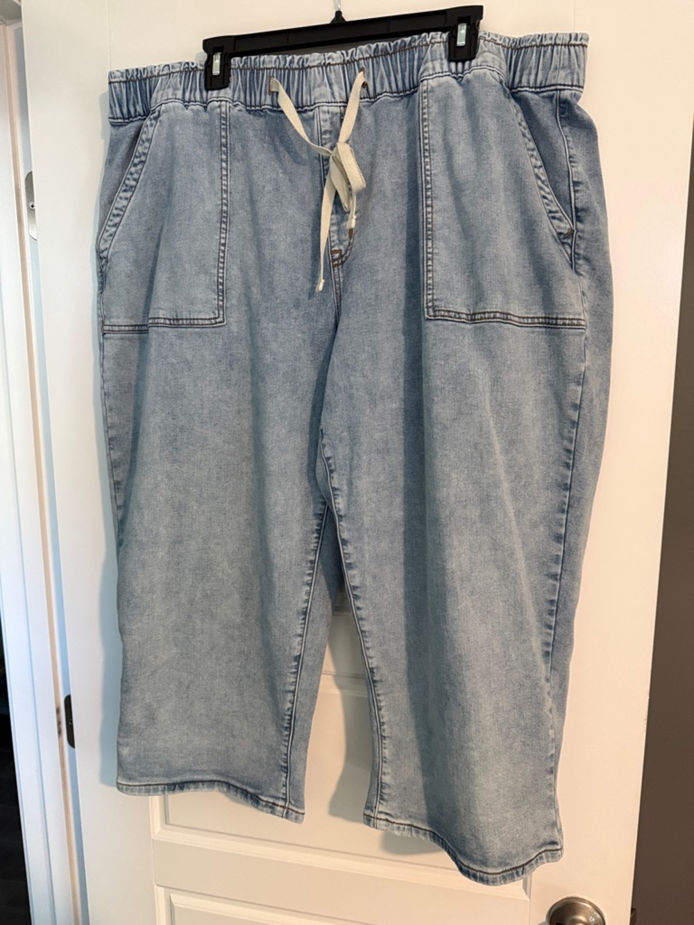 Lane Bryant Blue Denim Elastic Waist Capri Jeans